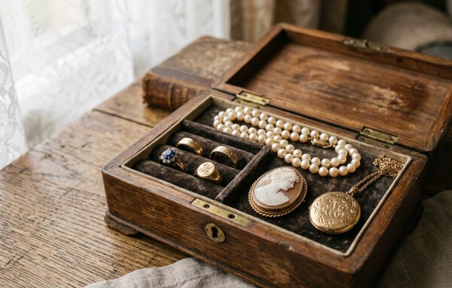 Inherited Jewellery in Cape Town: Should You Keep, Remodel or Sell It?
